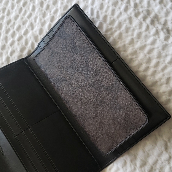 Coach Wallet - Picture 13 of 13